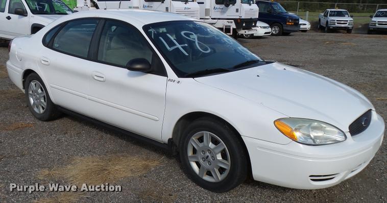 image for item L2537 2006 Ford Taurus SE