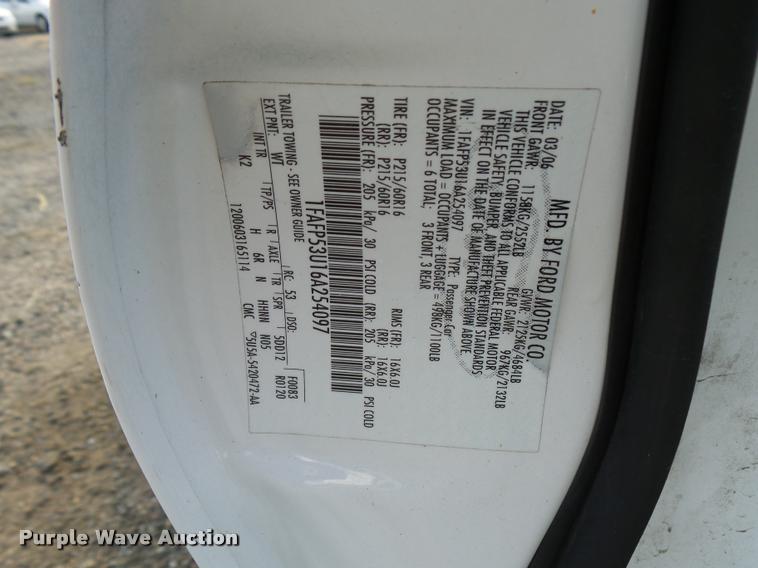 image for item L2537 2006 Ford Taurus SE