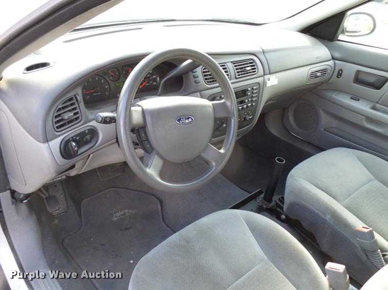 image for item L2537 2006 Ford Taurus SE