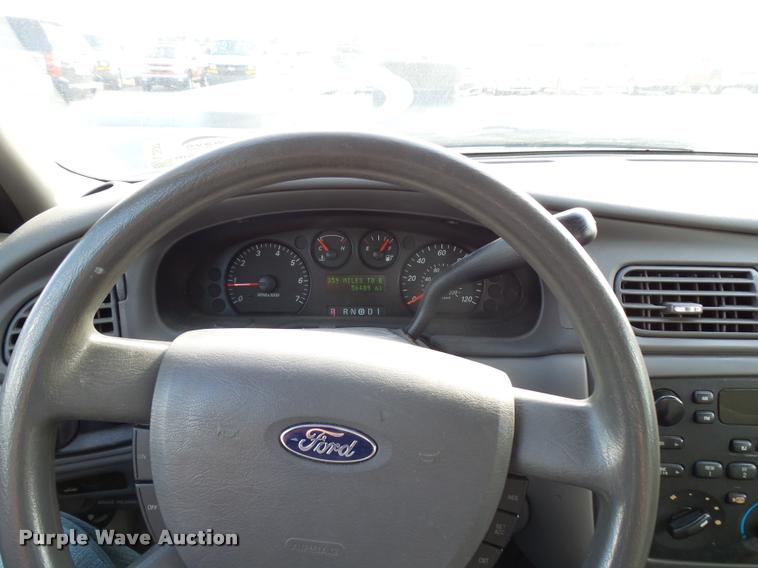 image for item L2537 2006 Ford Taurus SE