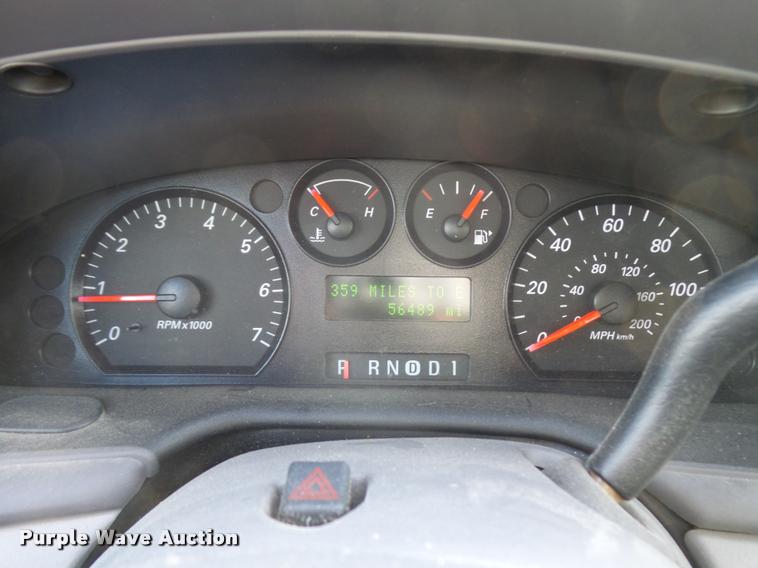 image for item L2537 2006 Ford Taurus SE