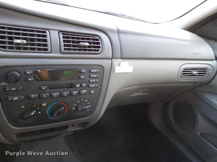 image for item L2537 2006 Ford Taurus SE