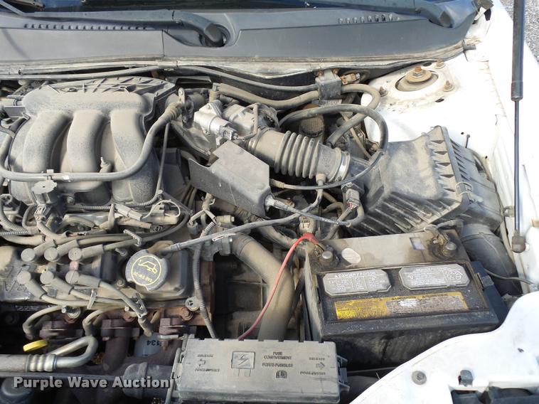 image for item L2537 2006 Ford Taurus SE