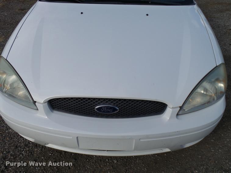 image for item L2537 2006 Ford Taurus SE