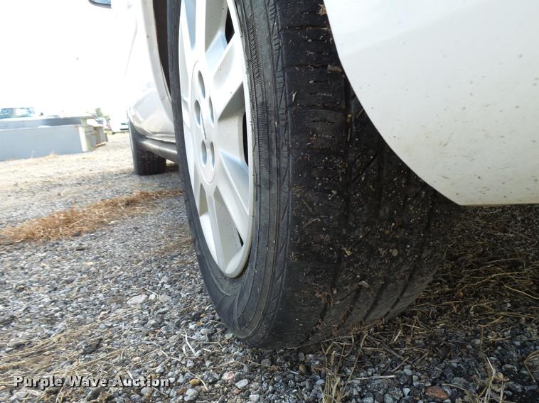 image for item L2537 2006 Ford Taurus SE