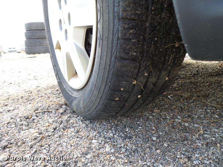 image for item L2537 2006 Ford Taurus SE