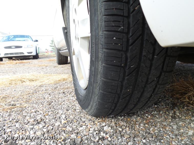 image for item L2537 2006 Ford Taurus SE