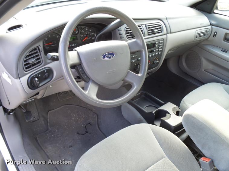 image for item L2538 2006 Ford Taurus SE