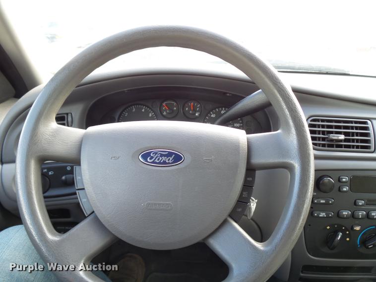image for item L2538 2006 Ford Taurus SE