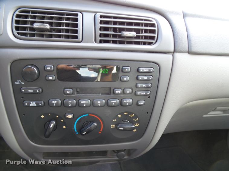 image for item L2538 2006 Ford Taurus SE