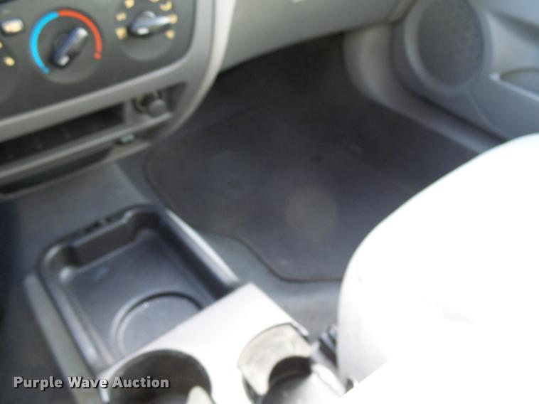 image for item L2538 2006 Ford Taurus SE