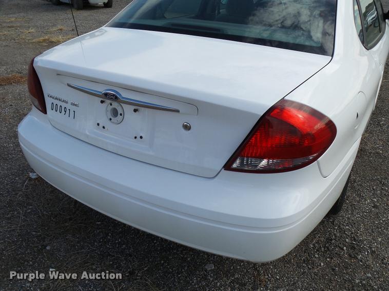 image for item L2538 2006 Ford Taurus SE