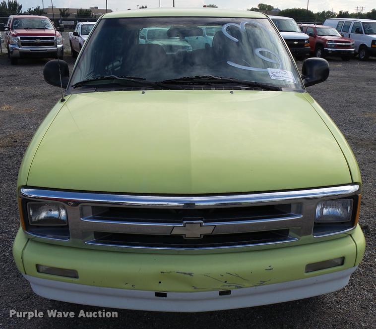 image for item L2539 1997 Chevrolet Blazer SUV