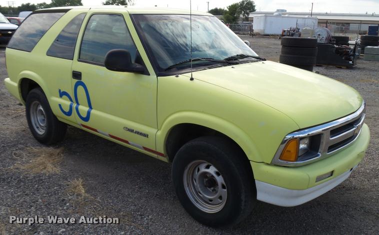 image for item L2539 1997 Chevrolet Blazer SUV