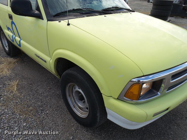 image for item L2539 1997 Chevrolet Blazer SUV