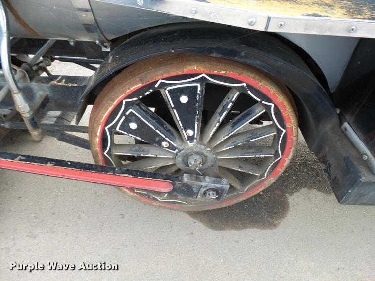 image for item L3855 1994 C.P. Huntington miniature train