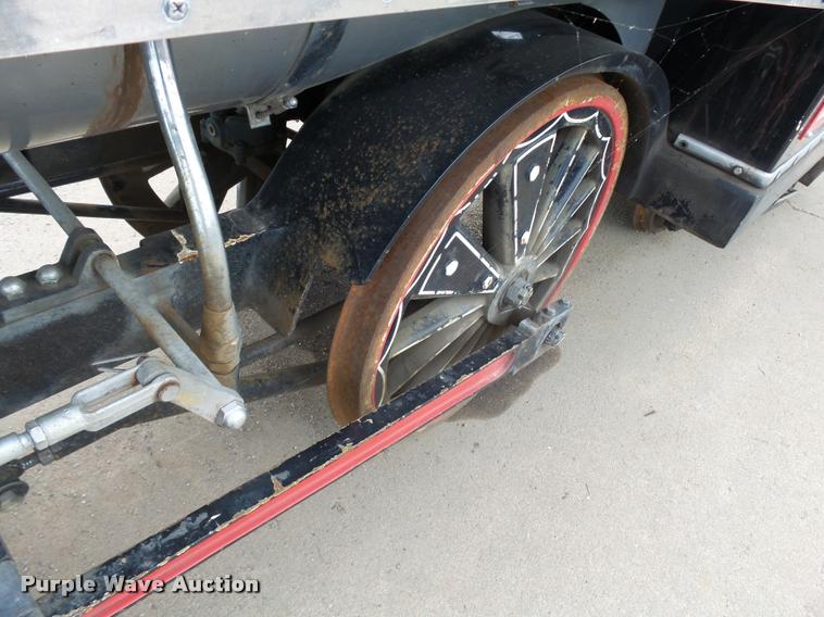 image for item L3855 1994 C.P. Huntington miniature train