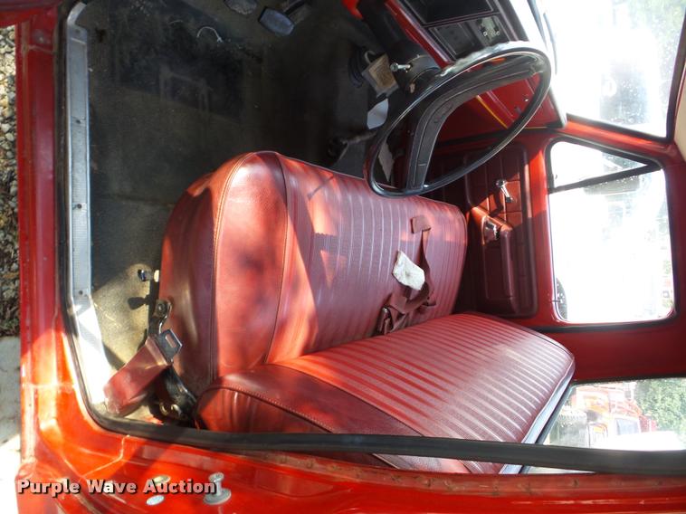 image for item AG9416 1975 Ford F350 pickup truck cab and chassis