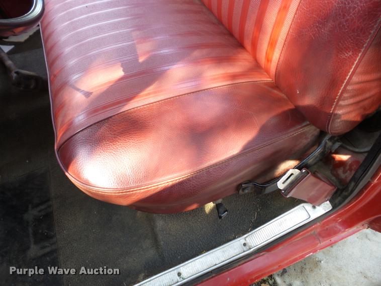 image for item AG9416 1975 Ford F350 pickup truck cab and chassis