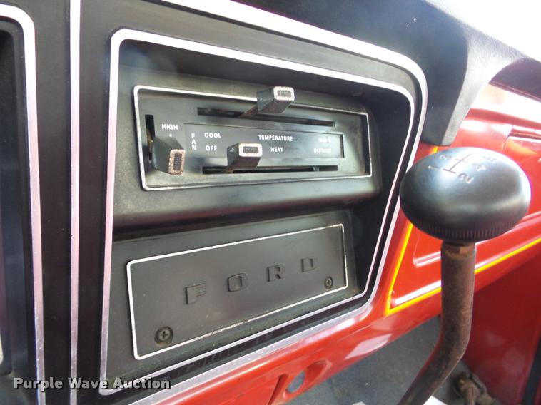 image for item AG9416 1975 Ford F350 pickup truck cab and chassis