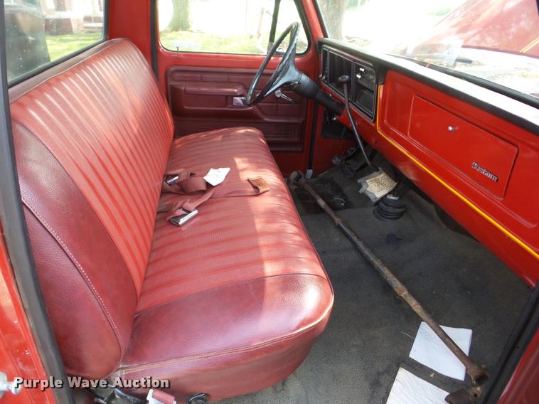 image for item AG9416 1975 Ford F350 pickup truck cab and chassis