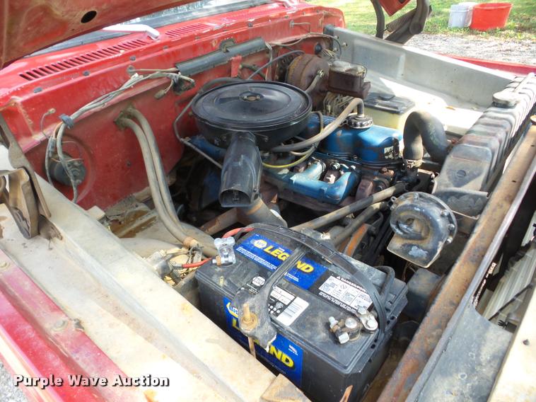 image for item AG9416 1975 Ford F350 pickup truck cab and chassis