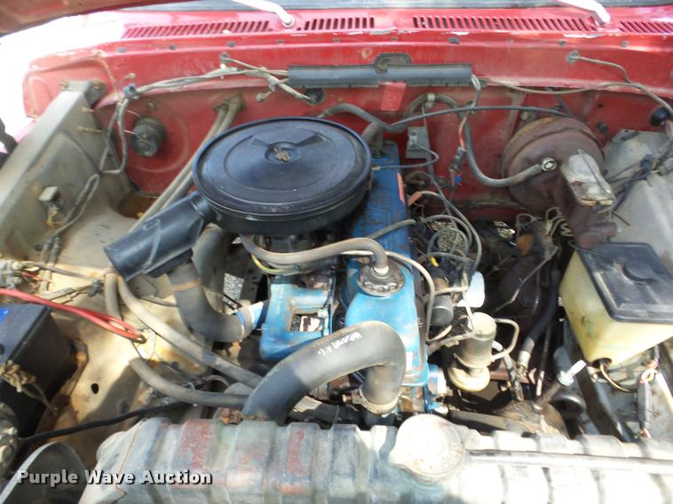 image for item AG9416 1975 Ford F350 pickup truck cab and chassis