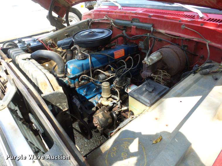 image for item AG9416 1975 Ford F350 pickup truck cab and chassis