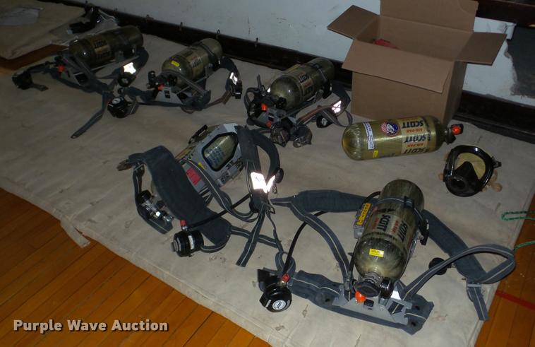 image for item BR9077 Scott air packs