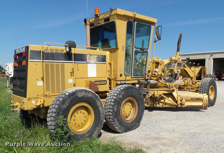 image for item BZ9798 1999 Caterpillar 140H motor grader