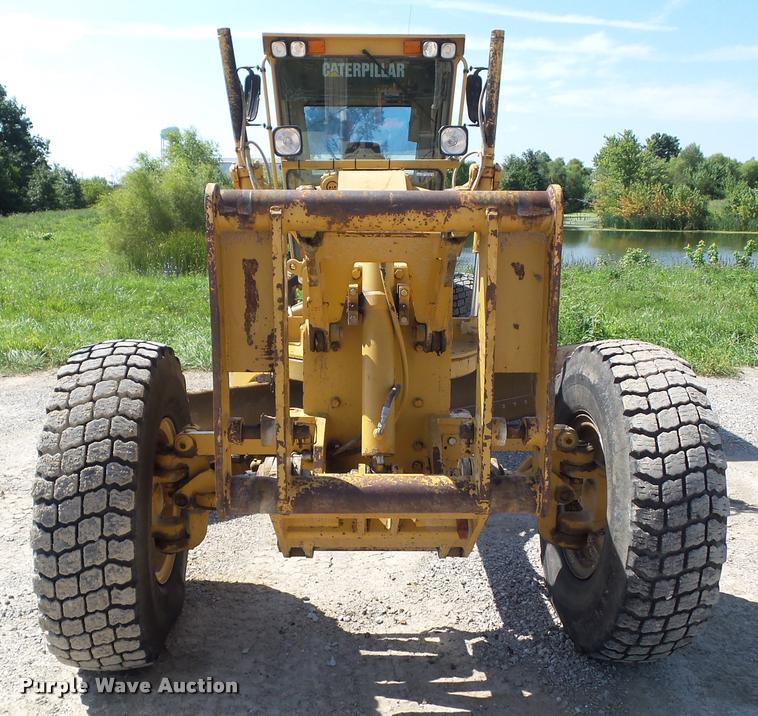 image for item BZ9798 1999 Caterpillar 140H motor grader