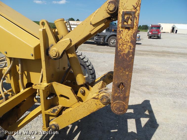 image for item BZ9798 1999 Caterpillar 140H motor grader