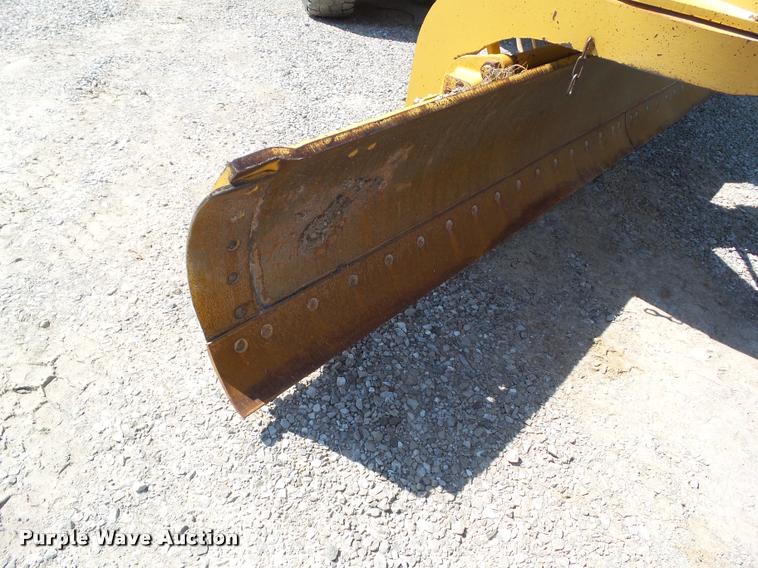 image for item BZ9798 1999 Caterpillar 140H motor grader