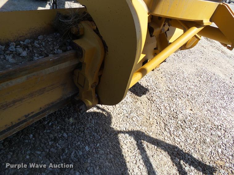 image for item BZ9798 1999 Caterpillar 140H motor grader