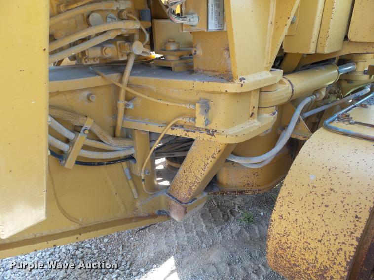 image for item BZ9798 1999 Caterpillar 140H motor grader