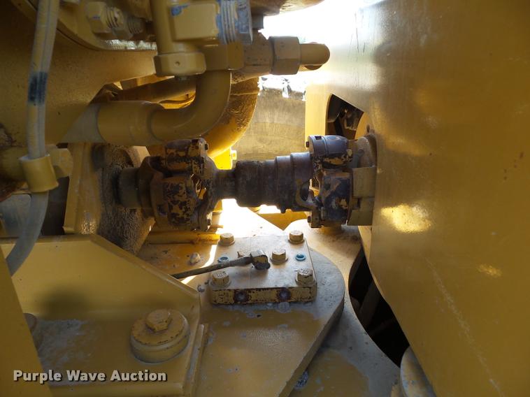 image for item BZ9798 1999 Caterpillar 140H motor grader