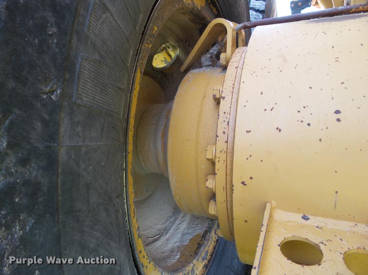 image for item BZ9798 1999 Caterpillar 140H motor grader