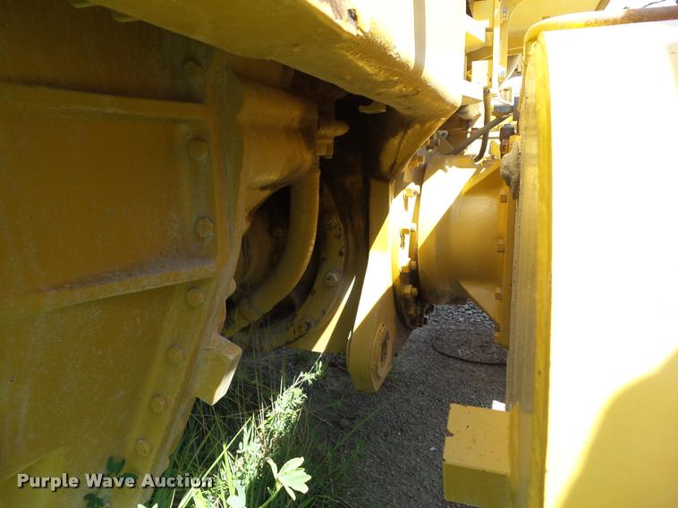 image for item BZ9798 1999 Caterpillar 140H motor grader