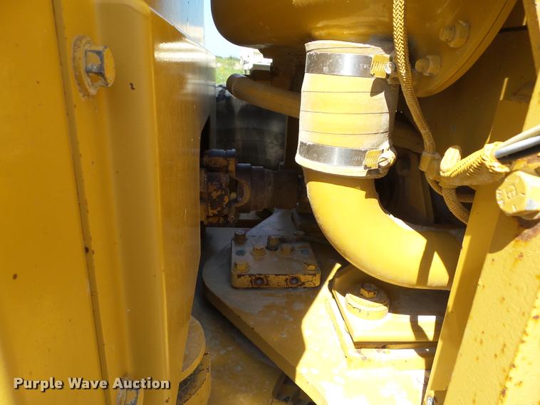 image for item BZ9798 1999 Caterpillar 140H motor grader