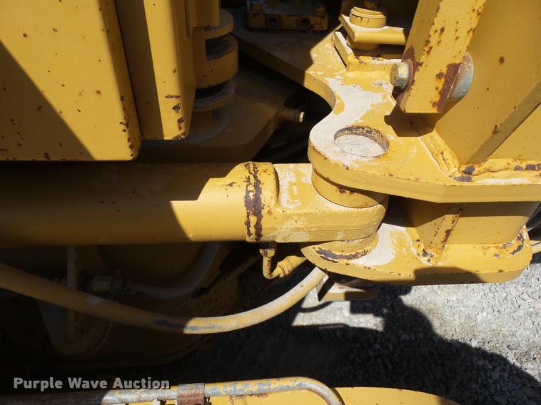 image for item BZ9798 1999 Caterpillar 140H motor grader