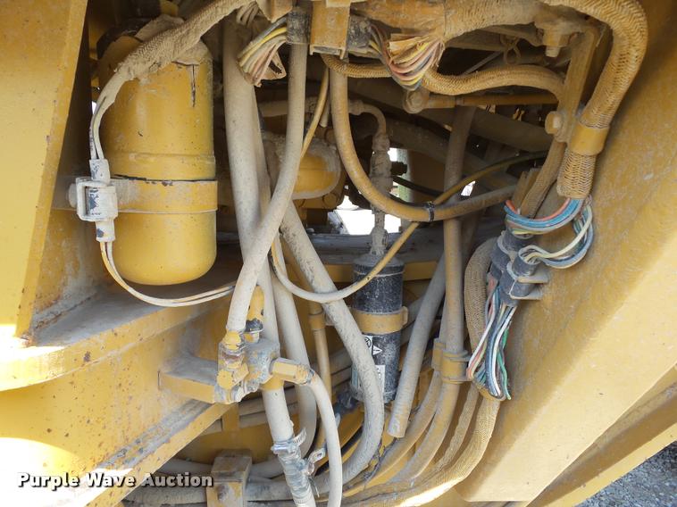 image for item BZ9798 1999 Caterpillar 140H motor grader