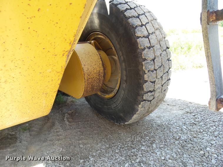 image for item BZ9798 1999 Caterpillar 140H motor grader