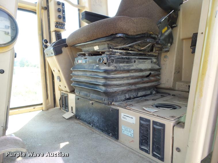 image for item BZ9798 1999 Caterpillar 140H motor grader