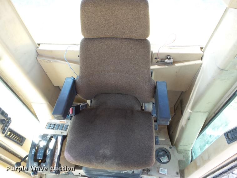 image for item BZ9798 1999 Caterpillar 140H motor grader