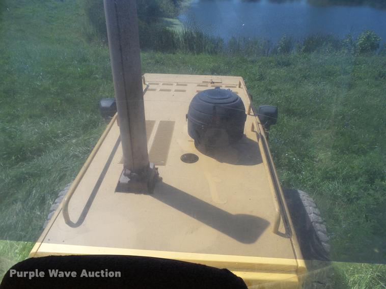 image for item BZ9798 1999 Caterpillar 140H motor grader