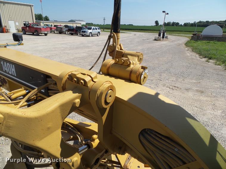 image for item BZ9798 1999 Caterpillar 140H motor grader