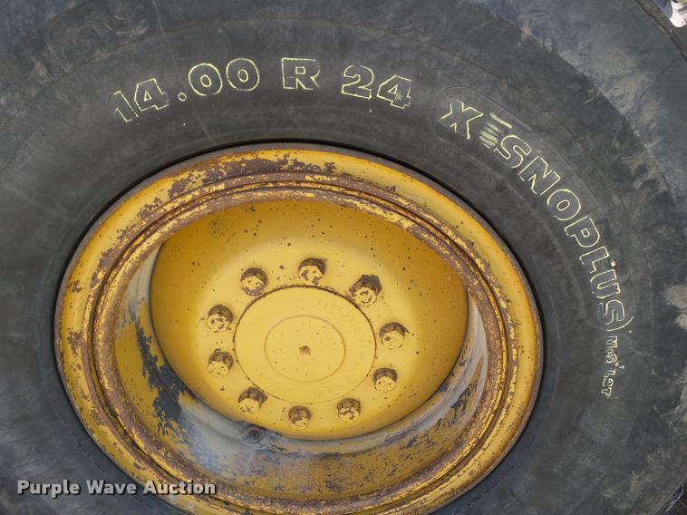 image for item BZ9798 1999 Caterpillar 140H motor grader