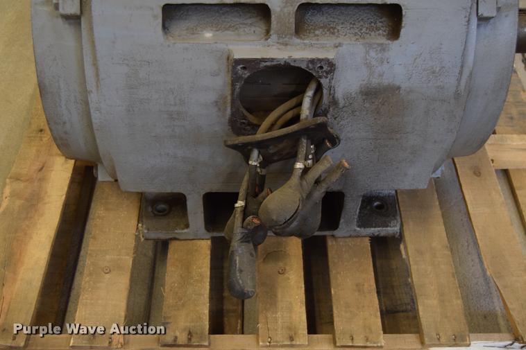 image for item CA9933 Toshiba electric motor