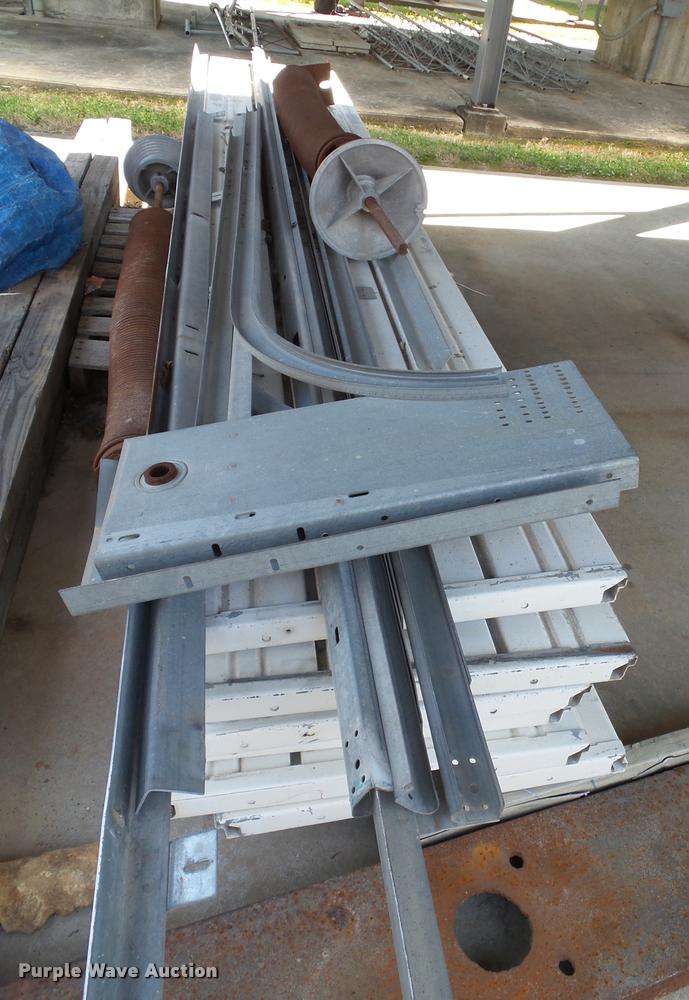 image for item CD9037 Garage door