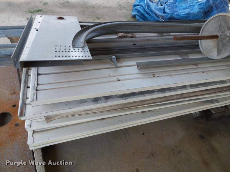 image for item CD9037 Garage door